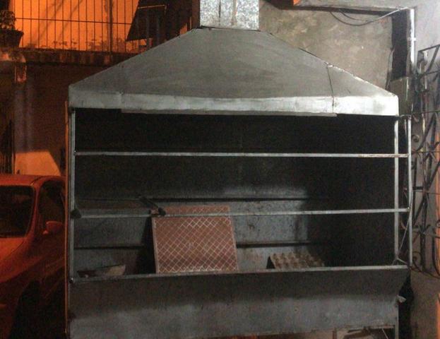 Maquina de assar galeto