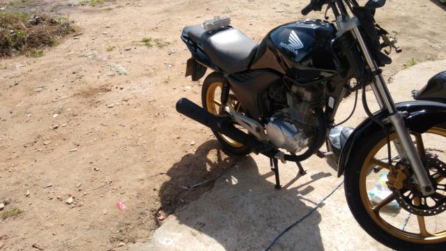 Vendo ou troco .aceito moto na troca.e divido no cartao em ate 12 vezes - Foto 3