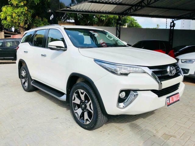 Hilux SW4 2017 SRX 7 lugares Rodas 20" diamond Extra! - Foto 3