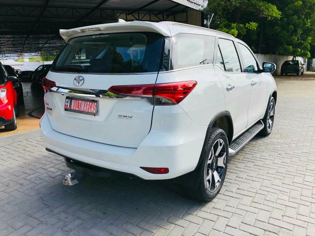 Hilux SW4 2017 SRX 7 lugares Rodas 20" diamond Extra! - Foto 6