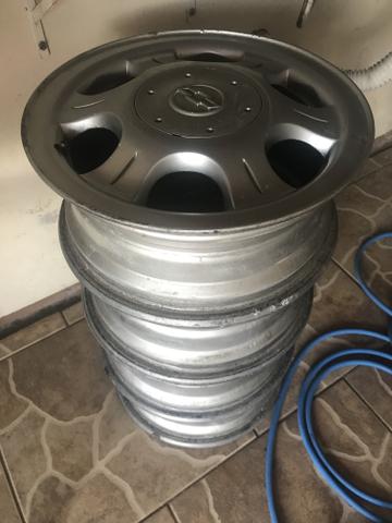 Jogo de rodas chevrolet 14? astra vectra celta corsa