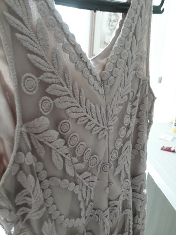 Vestido renda bordado em pedras - Foto 2