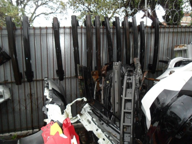 Capos,paralamas ,portas,almas,tampas traseiras e muitas peças usadas para seu auto - Foto 4