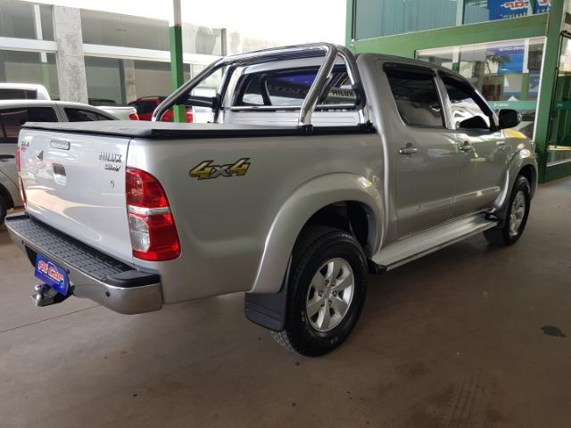 Hilux srv 2.7 flex 4x4 automatica 2014/2014 prata completa - Foto 4