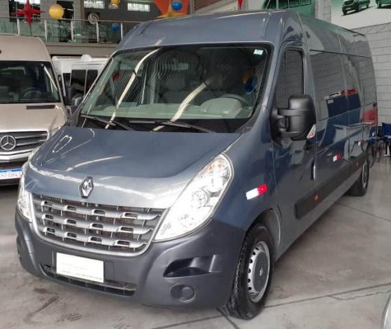Master L3H2 2015 Executive Cinza 16 lugares