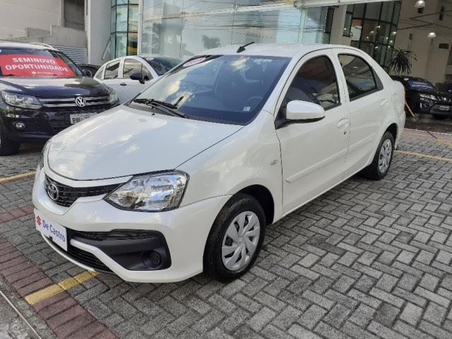 Toyota Etios Sedan 1.5 x 2018 - Foto 3