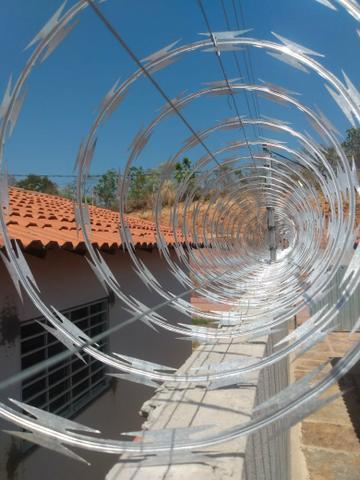 Cerca elétrica e concertina