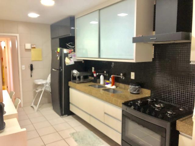 Lindo apartamento com 4/4 , ampla varanda com vista para o mar - Foto 10