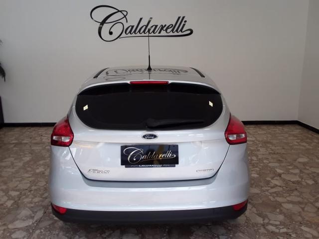FORD FOCUS SEDAN 1.6 16V 4P - Foto 5