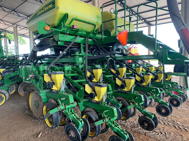 Plantadeira 33x45 John Deere - Foto 3