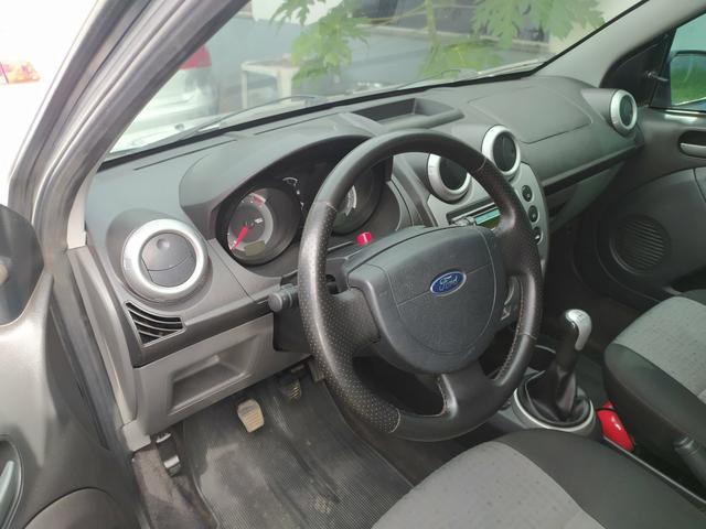 Ford Fiesta sedan 1.6 2011 baixo KM - Foto 6