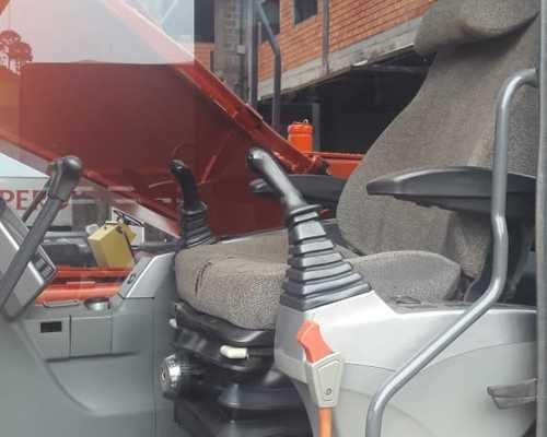 Escavadeira DX225LCA Doosan - 09/09 - Máquinas pesadas 