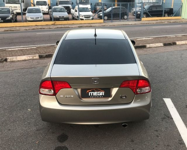Honda Civic - 2007 1.8 lxs 16v gasolina 4p manual - Foto 7