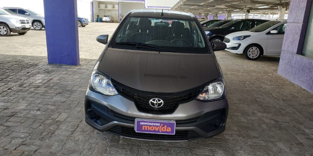 Etios x sedan 1.5 manual/ 19/20 - Foto 2