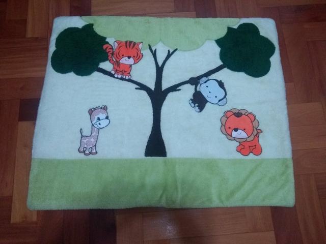 Tapete e cortina para quarto infantil animais - Oferta