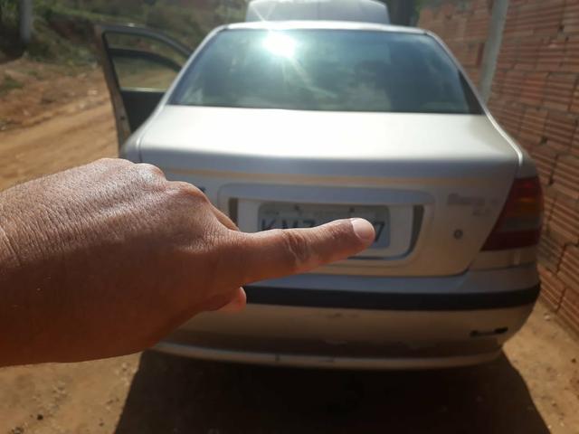 Vendo um siena 2001 no gás natural por R$4.000,00 - Foto 5