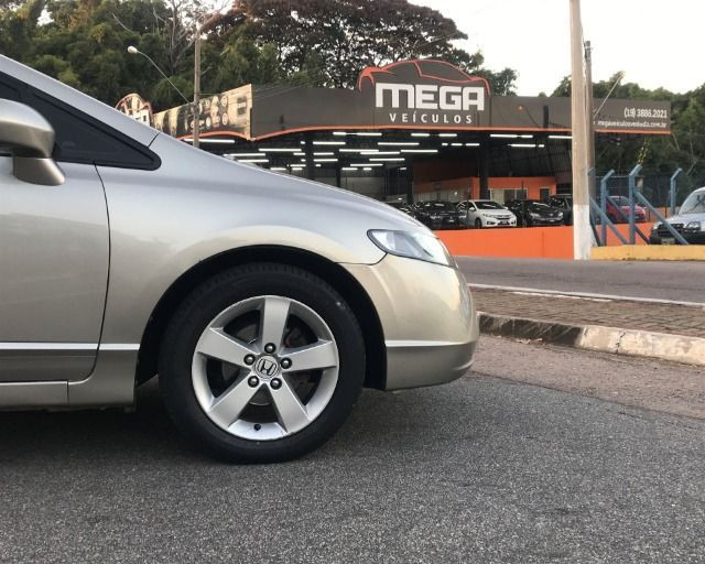 Honda Civic - 2007 1.8 lxs 16v gasolina 4p manual - Foto 5