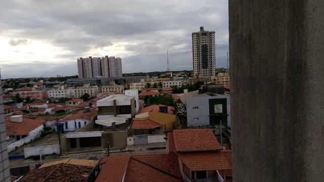 Alugo Apartamento em Capim Macio 2/4 sala,coz,bnh, R$1.200,00 incluso cond,. e IPTU - Foto 7