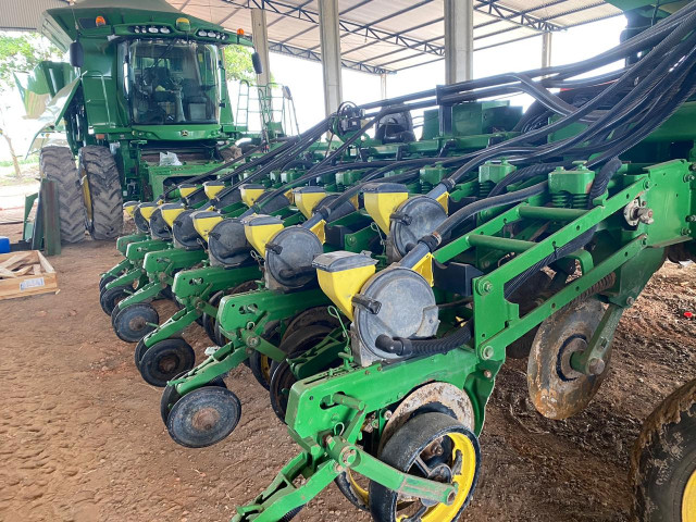 Plantadeira 33x45 John Deere - Foto 5