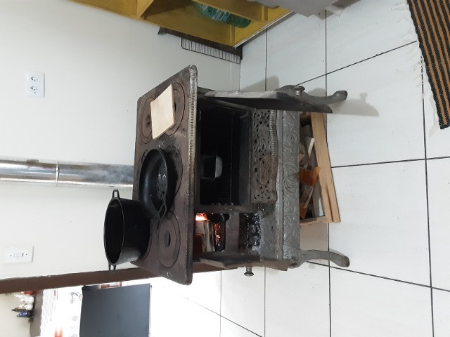 Vende fogao de ferro