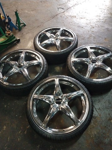 Rodas 22" cromadas furação 5×108