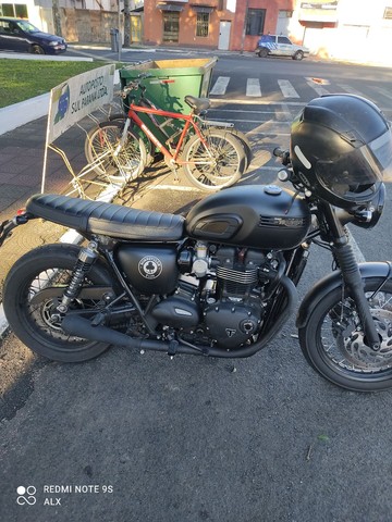 TRIUMPH BONNEVILLE T120 ACE