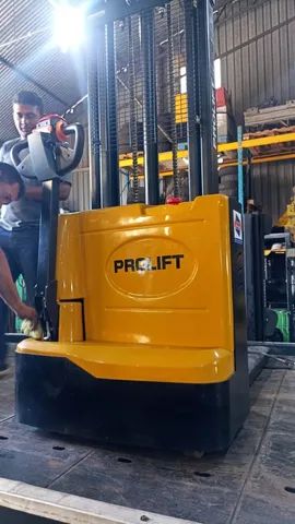 Empilhadeira Prolift Lítio 1,5t  - Foto 3