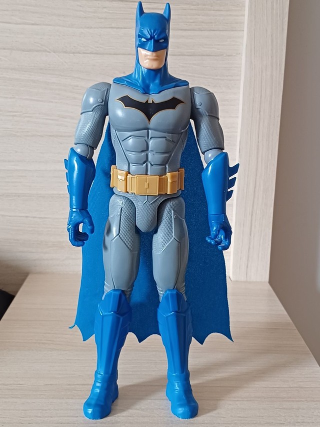 Batman 30 cm original marca Hasbro - Artigos infantis - Residencial Lagos  D'Icaraí, Salto 1146220414 | OLX