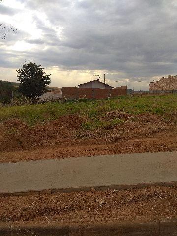 Terreno de 360m² no Residencial Fenícia