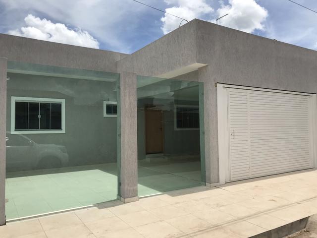 Linda casa de 3 qts, suite, laje em Condomínio Fechado do Setor de Mansões de Sobradinho