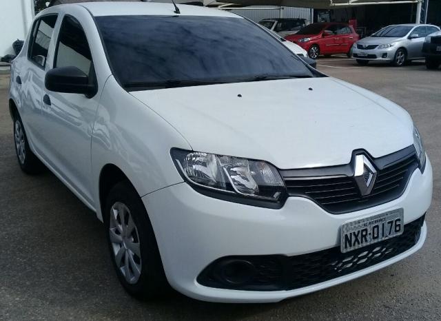 RENAULT SANDERO 1.0 AUTHENTIQUE 16V FLEX 4P MANUAL.