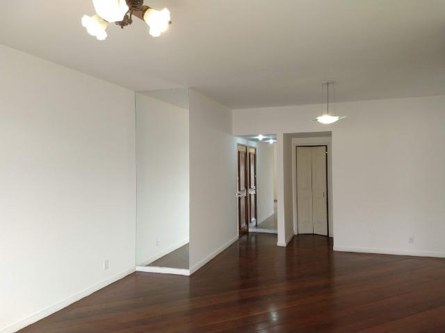 Apto. 4 qts/1 ste, Barra da Tijuca, ABM-Barra D'Oro, varanda, 137 m², 2 vgs - Foto 2