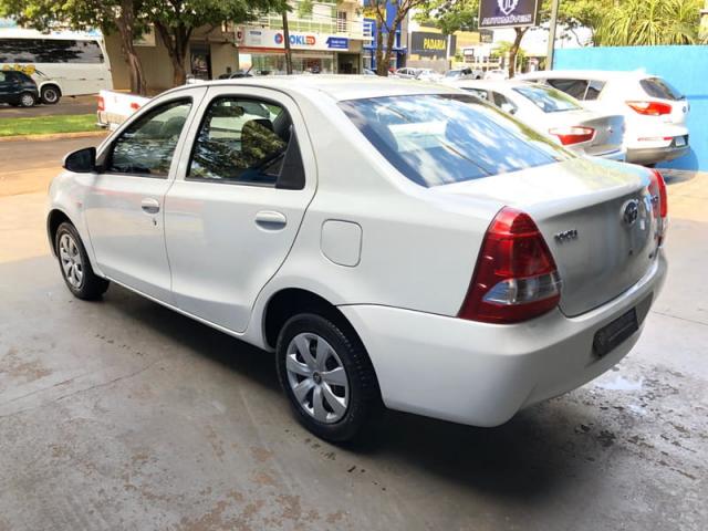 TOYOTA ETIOS 1.5 X SEDAN 16V - Foto 3