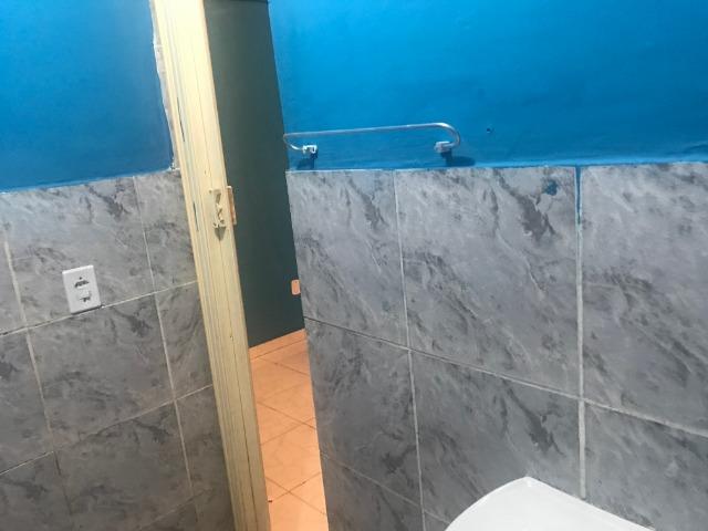 Kitnet com banheiro mais área de serviço, próxima ao centro do RJ - Foto 4
