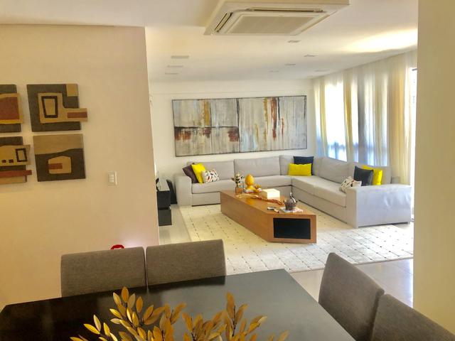 Lindo apartamento com 4/4 , ampla varanda com vista para o mar - Foto 3