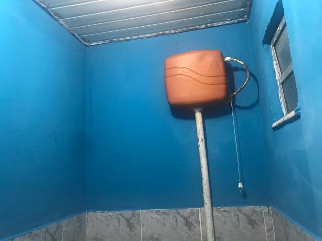 Kitnet com banheiro mais área de serviço, próxima ao centro do RJ - Foto 2
