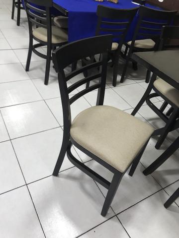 Jogo de mesa com 4 cadeiras acolchoadas - Foto 2