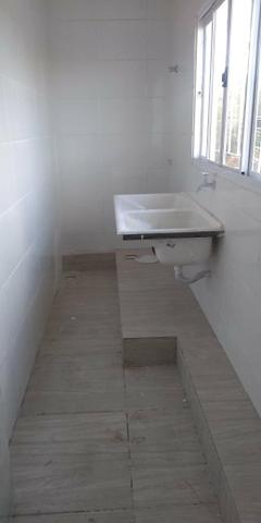 Alugo Apto de 02 Quartos no Garavelo - Foto 2