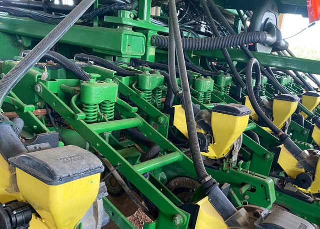 Plantadeira 33x45 John Deere