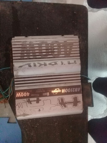 Caixa com 2 auto falante de 12 e 3 twite. O caixa é todo forrado no bate pedra e - Foto 4