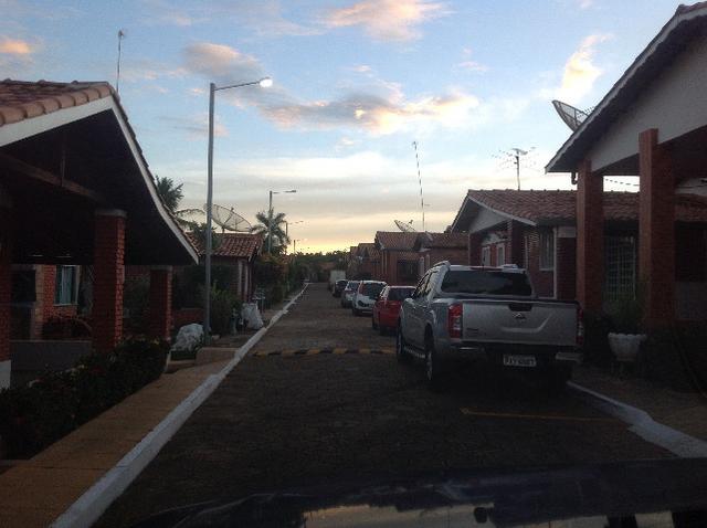 Lote condomínio fechado bem localizado e já uma base pronta vale a pena conferir