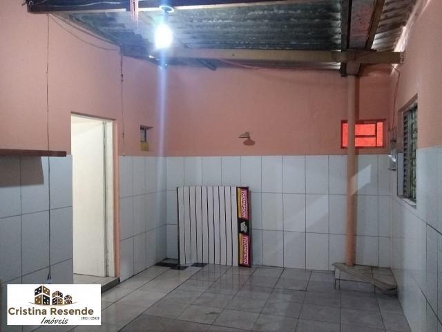 Alugo execelnte sala comercial no Pereque Mirim