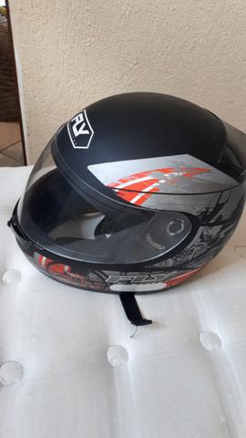 Capacete