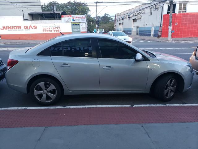 Cruze LT 1.8 Automatico com 43 mil km rodados originais vendo troco e financio - Foto 9