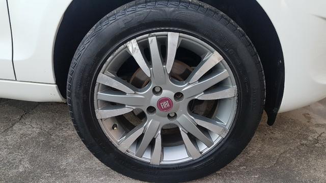 Vende-se Fiat Palio Essence Branco Modelo 2013 - Foto 11