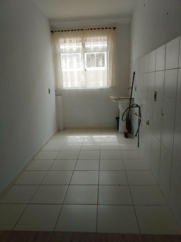 Incluso Internet, dois quartos com garagem, port 24 hrs - Foto 3