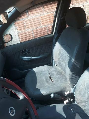 Vendo um siena 2001 no gás natural por R$4.000,00 - Foto 3