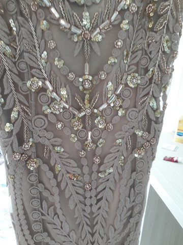 Vestido renda bordado em pedras