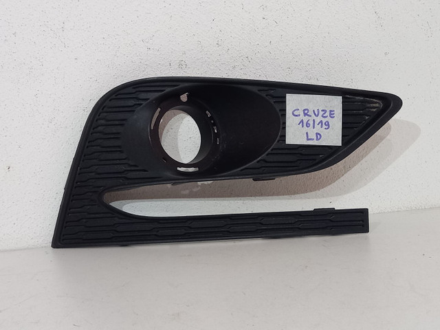 Moldura Farol Milha Cruze2016/2019 Direito
