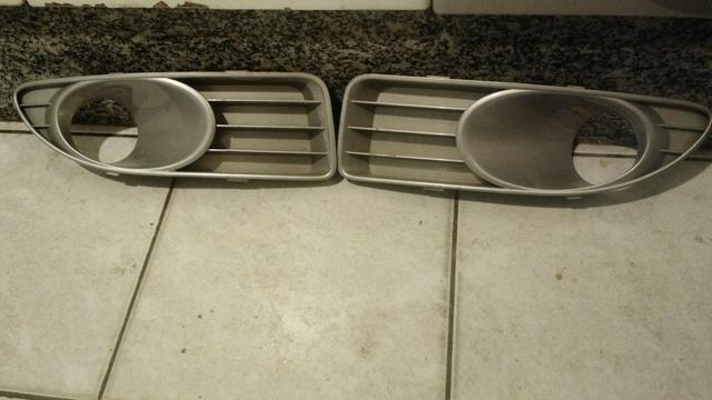 Grade do farol de milha Fiat Linea